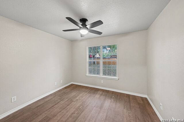 Image 15 of 31 For 1114 Iris Crescent