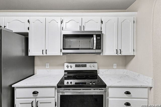 Image 8 of 31 For 1114 Iris Crescent