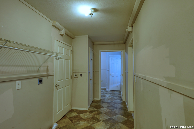 Image 24 of 29 For 1352 Linda  