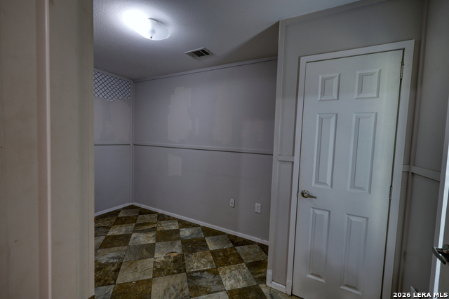 Image 26 of 29 For 1352 Linda  