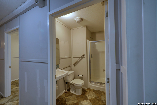 Image 29 of 29 For 1352 Linda  