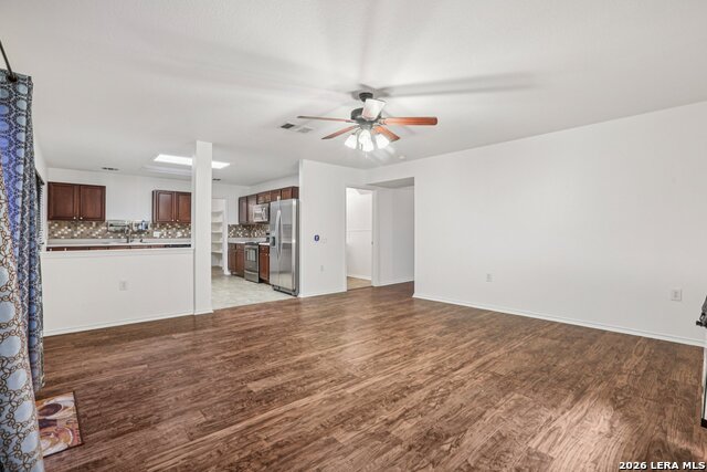 Listing photo id 11 for 7658 Marble Ridge