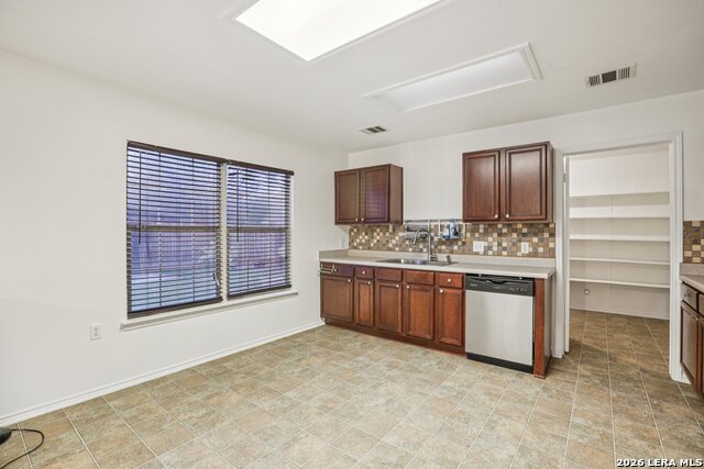 Listing photo id 15 for 7658 Marble Ridge