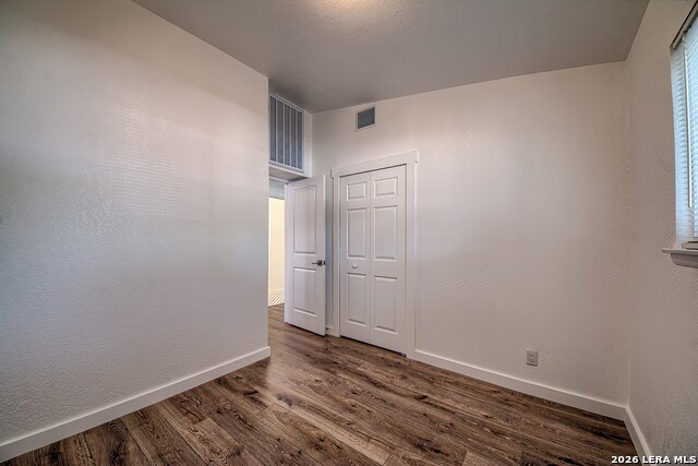 Image 15 of 28 For 5027 Village Crst