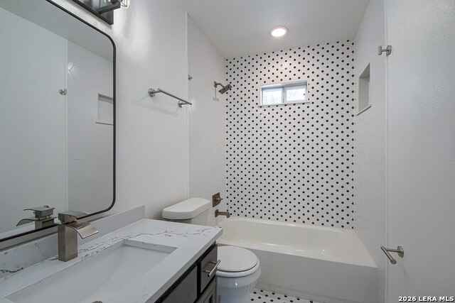 Image 16 of 28 For 5027 Village Crst