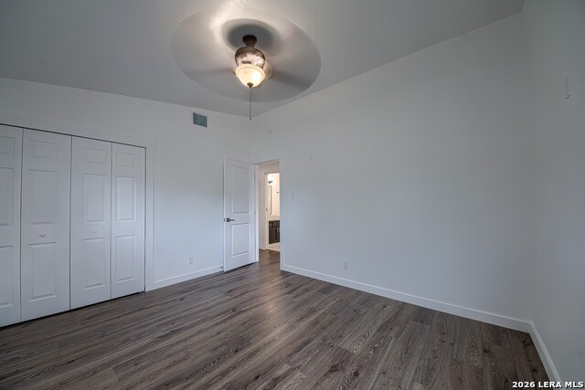 Image 19 of 28 For 5027 Village Crst