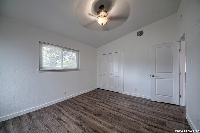 Image 20 of 28 For 5027 Village Crst