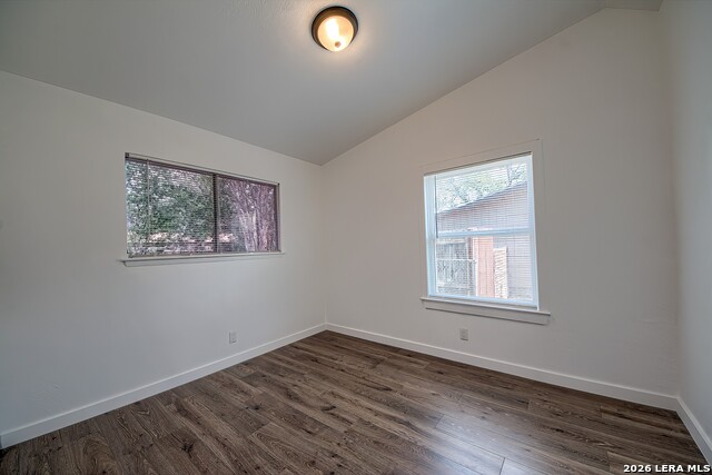 Image 21 of 28 For 5027 Village Crst