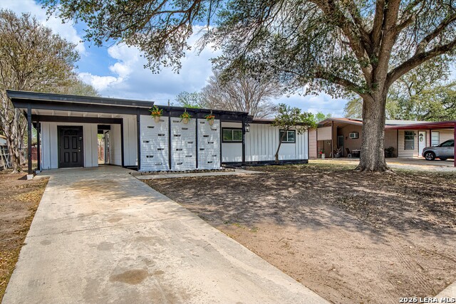 Image 3 of 28 For 5027 Village Crst