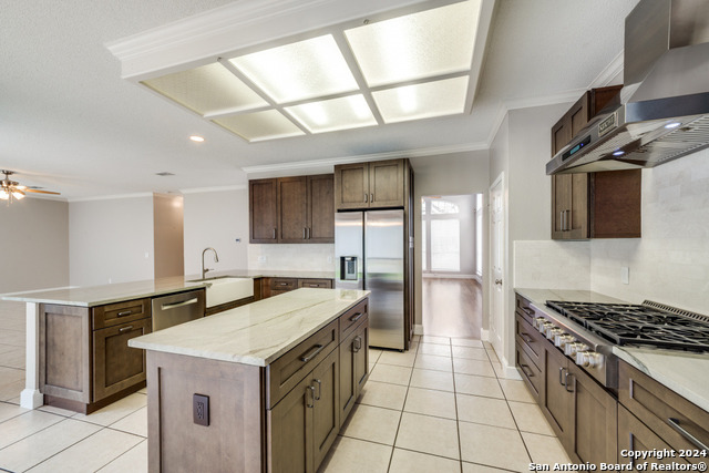 Listing photo id 9 for 16310 Sacre Couer