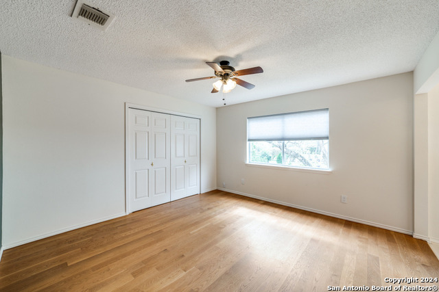 Listing photo id 17 for 16310 Sacre Couer