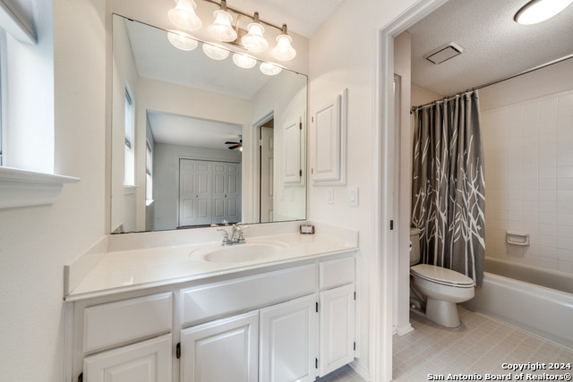 Listing photo id 18 for 16310 Sacre Couer