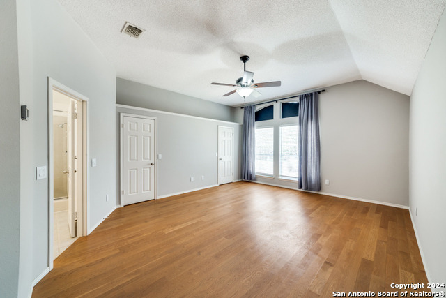 Listing photo id 19 for 16310 Sacre Couer