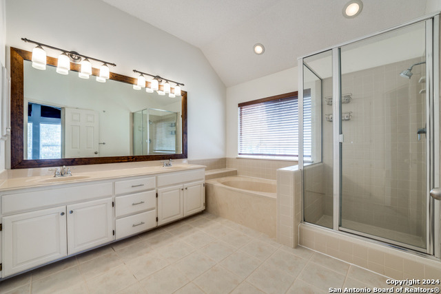 Listing photo id 20 for 16310 Sacre Couer