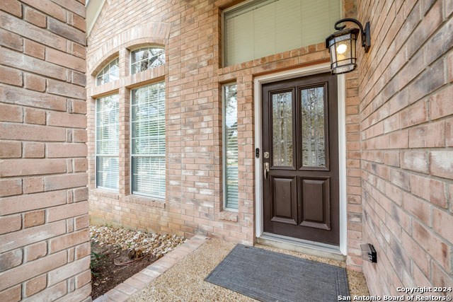 Listing photo id 1 for 16310 Sacre Couer