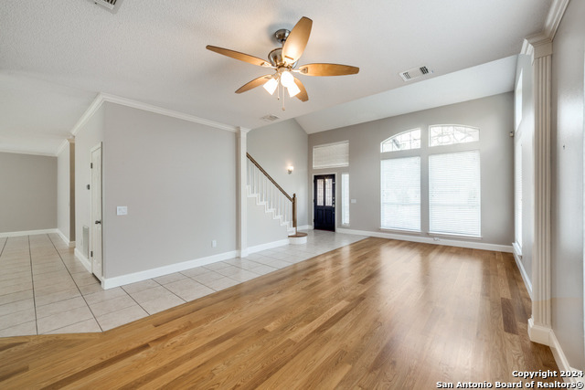 Listing photo id 2 for 16310 Sacre Couer