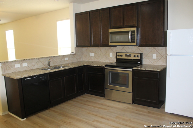 Image 8 of 19 For 482 Walnut  