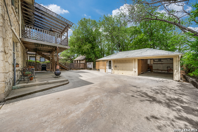 Image 5 of 5 For 311 Rosewood E