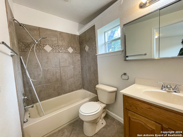 Image 10 of 20 For 668 Creekside