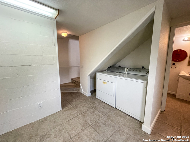 Image 11 of 20 For 668 Creekside