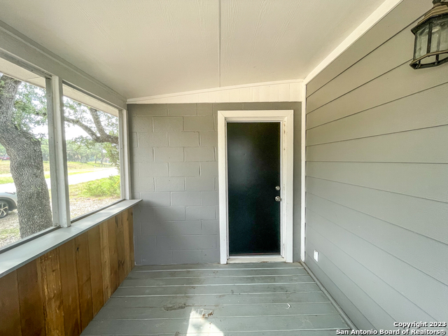 Image 15 of 20 For 668 Creekside