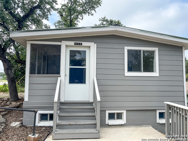 Image 17 of 20 For 668 Creekside