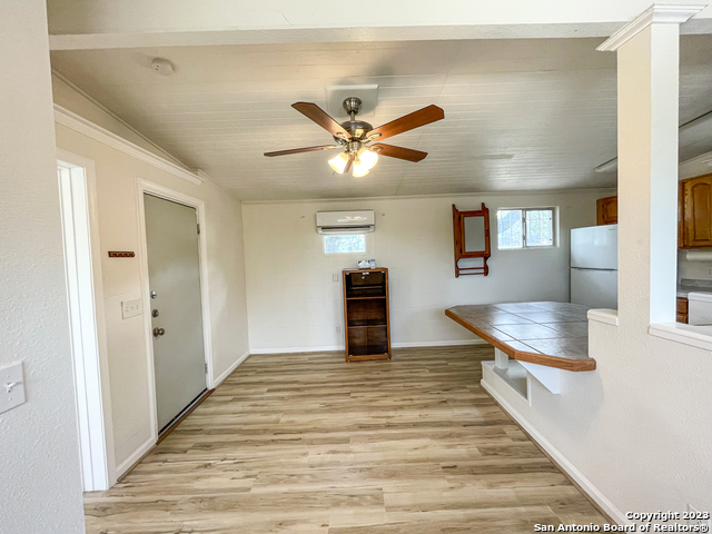 Image 4 of 20 For 668 Creekside