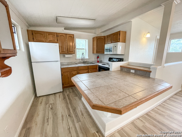 Image 5 of 20 For 668 Creekside