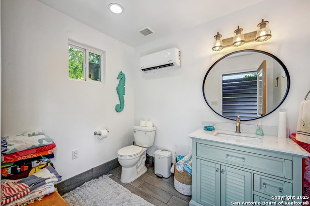 Image 27 of 31 For 101 La Rosa Drive