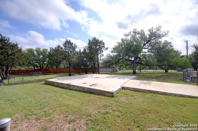 Image 28 of 31 For 101 La Rosa Drive