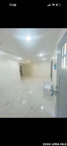 Image 2 of 8 For 226 Amber  