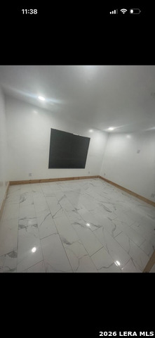 Image 6 of 8 For 226 Amber  