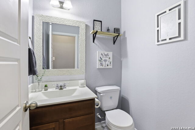 Image 11 of 34 For 739 Anthem  