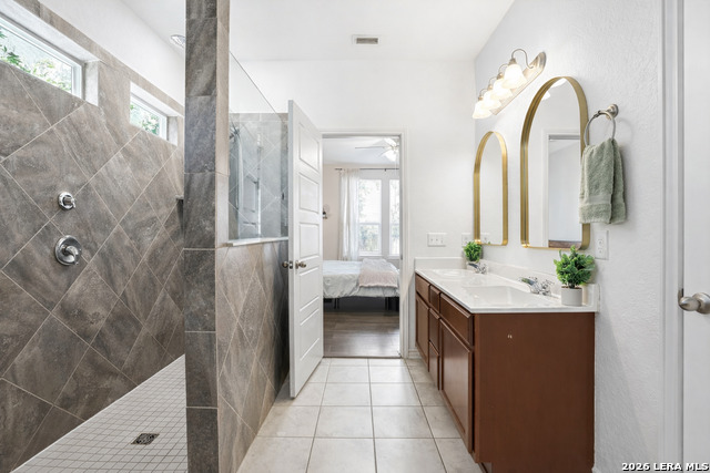 Image 15 of 34 For 739 Anthem  