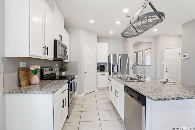 Image 9 of 34 For 739 Anthem  