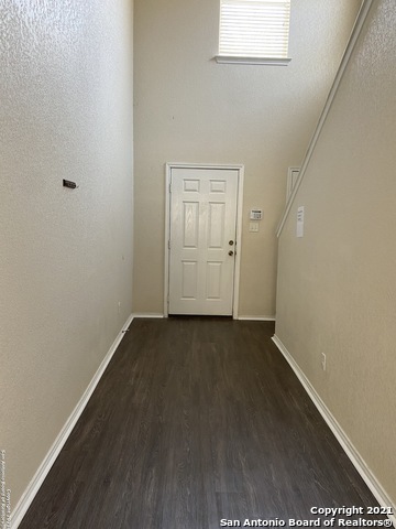 Image 2 of 20 For 13719 York Woods