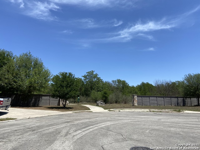 Image 20 of 20 For 13719 York Woods