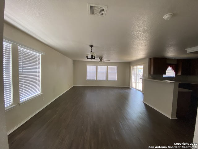 Image 5 of 20 For 13719 York Woods