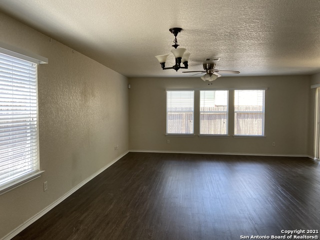 Image 6 of 20 For 13719 York Woods