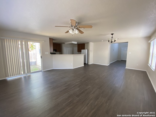 Image 8 of 20 For 13719 York Woods