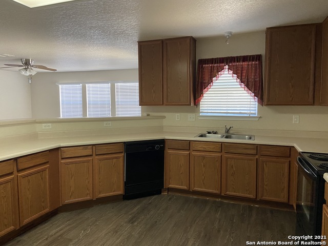 Image 9 of 20 For 13719 York Woods