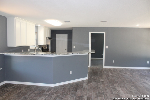 Image 10 of 21 For 723 Hancock  