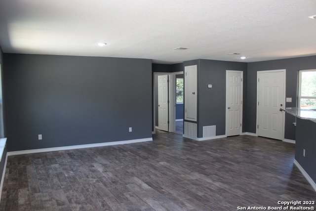 Image 11 of 21 For 723 Hancock  