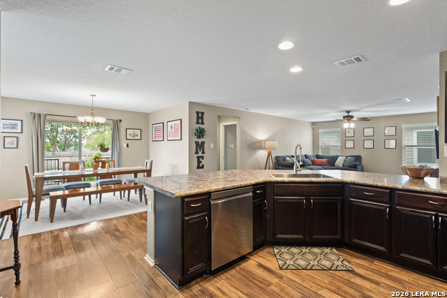 Listing photo id 15 for 10319 Fort Davis