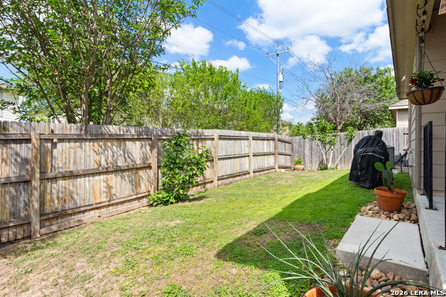 Listing photo id 22 for 10319 Fort Davis