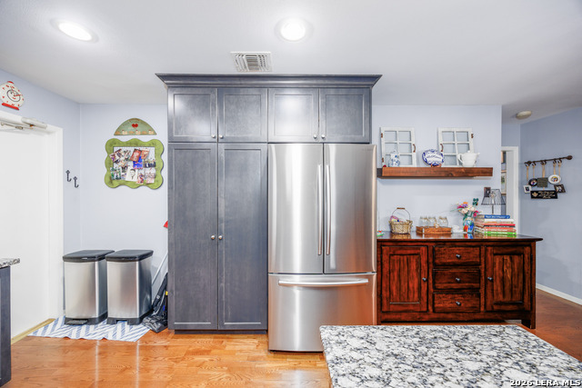 Image 10 of 39 For 9715 La Rue  