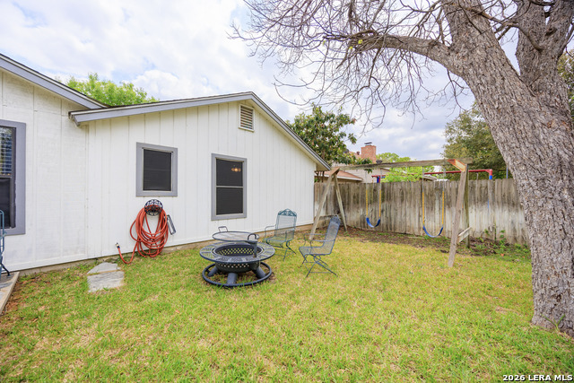 Image 32 of 39 For 9715 La Rue  