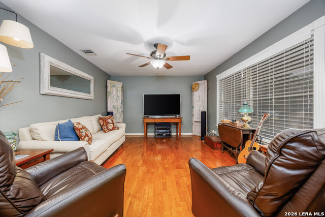 Image 5 of 39 For 9715 La Rue  