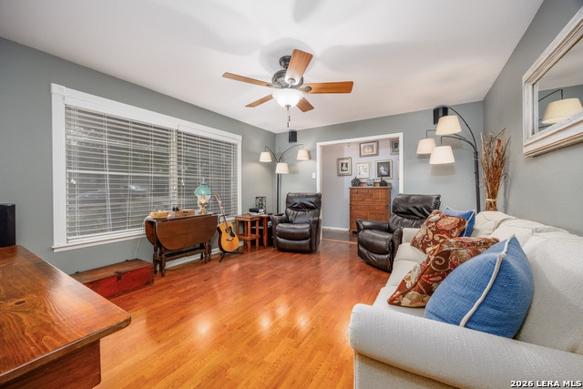 Image 6 of 39 For 9715 La Rue  