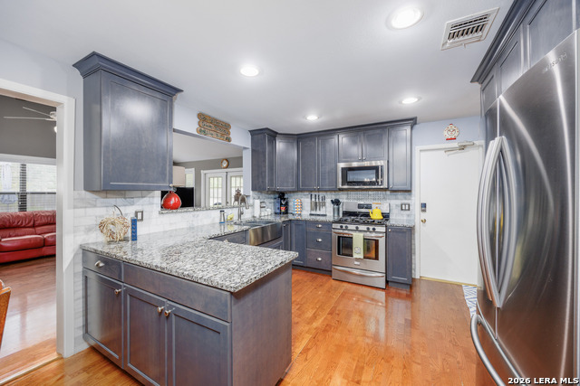 Image 7 of 39 For 9715 La Rue  